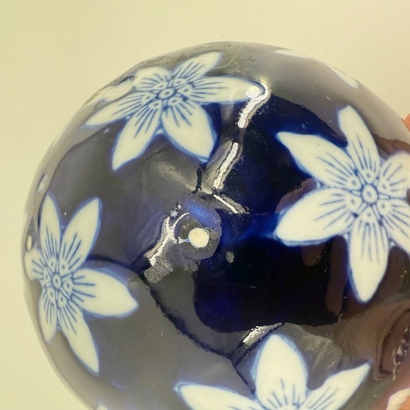 Vintage Blue White Floral‎ Glazed Glass Decorative Orb Large Ball - Picture 3 of 4